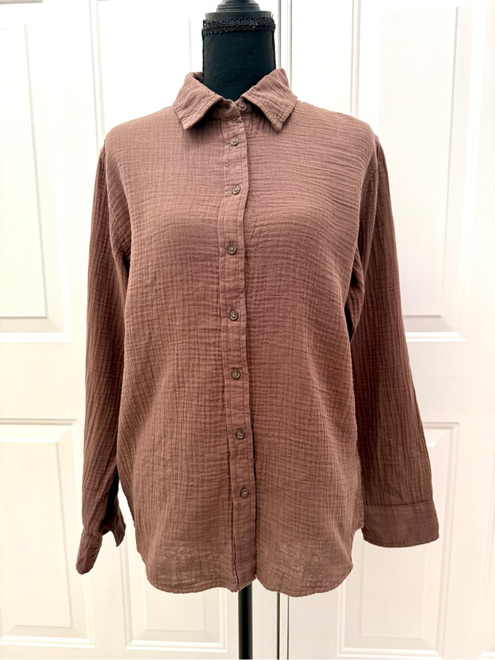 Universal Thread Women’s Gauze Shirt Brown 100% Cotton Button Up Size S